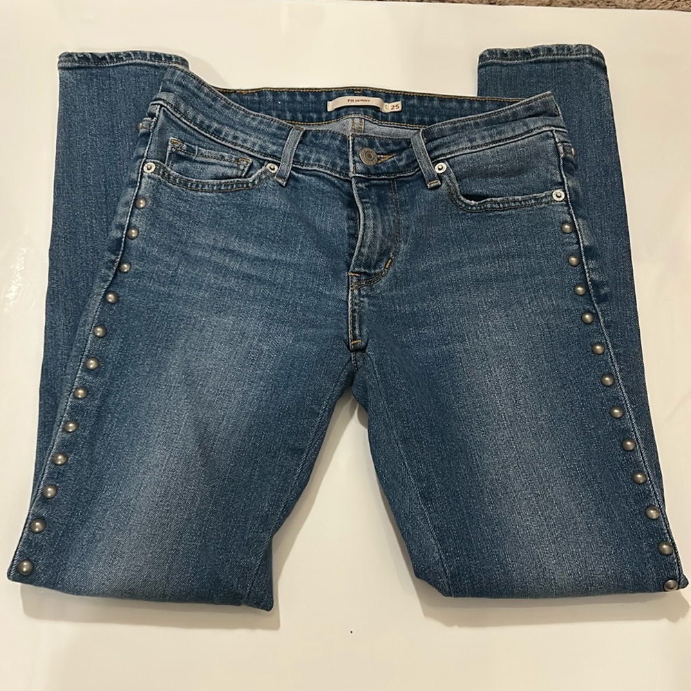 LEVI studded jeans, 711 skinny, size 25 waist. Women’s petite, good condition.